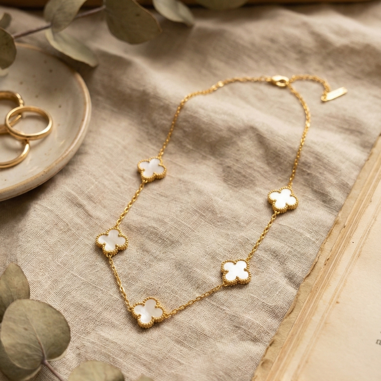 The Pearl Clover Necklace